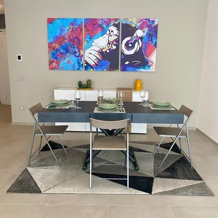 Luxury Centro קונליאנו