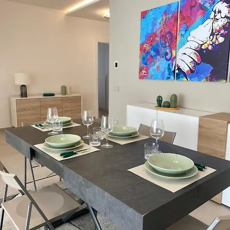 公寓 Luxury Centro 科内利亚诺